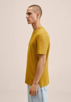 Mango LINO - T-Shirt Print - Mustard | Herren -Mango Populaire Boutique 1a5322fc70e54a1ba20dd42ebf7730ab