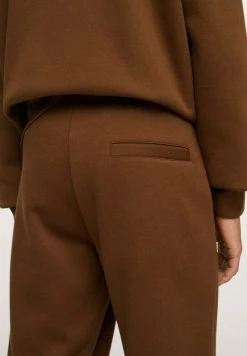 Mango COHEN-I - Jogginghose - Tabac | Herren -Mango Populaire Boutique 28b17d4a85f04fa59dd13e3f78c4bc77