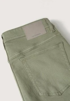 Mango BILLY - Jeans Slim Fit - Khaki | Herren -Mango Populaire Boutique 2f7c94b3c58e4041a2c8b66375b9e970