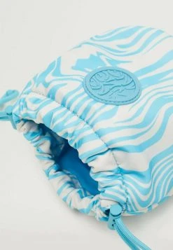 Mango MELINA - Kosmetiktasche - Hemelsblauw | Damen 9 Mango MELINA - Kosmetiktasche - Hemelsblauw | Damen -Mango Populaire Boutique 30f3cbee79a44b81887f4115607aa9c6