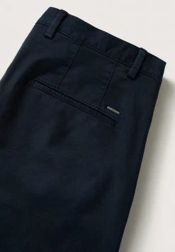 Mango BARNA - Chino - Marineblau | Herren -Mango Populaire Boutique 4037ec6c972648f79ff670850a6555a3