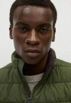 Mango GORRYST - Weste - Khaki | Herren -Mango Populaire Boutique 453f8b83ae9f4bc8b616347eeb642e6e