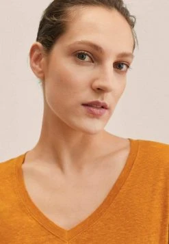 Mango Damen LINITO - T-Shirt Basic - Musztardowy -Mango Populaire Boutique 59365bc0ef274fabac98a8665f9ded5b