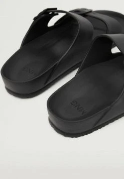 Mango BIORUB - Badesandale - Noir | Herren -Mango Populaire Boutique 6d3f66fc678f4438bef4cb16fe1dcd85