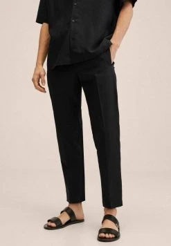 Mango Chino - Black | Herren -Mango Populaire Boutique 75c663b6853944baa490bfbcfaf6c7e7