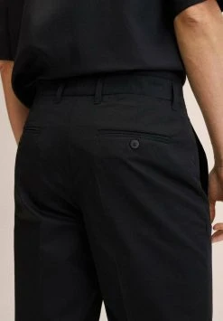Mango Chino - Black | Herren -Mango Populaire Boutique 77644ff173ec48bda033382e77677e65