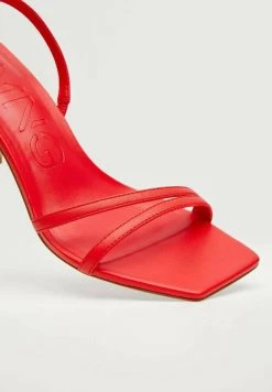 Mango TRIANGLE - Riemensandalette - Rosso | Damen -Mango Populaire Boutique f2857e7293da41cc93aa09e7c318db83