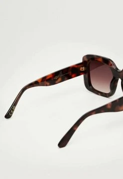 Mango Damen CARLOTA - Sonnenbrille - Schokolade -Mango Populaire Boutique f73bda5bce594f70a1a04444cec271a6